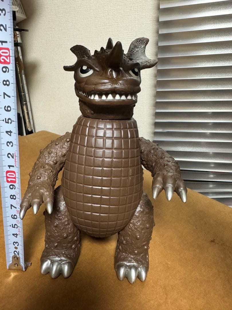 ゴジラ　バラゴンフィギュア 約20cm ブラウン