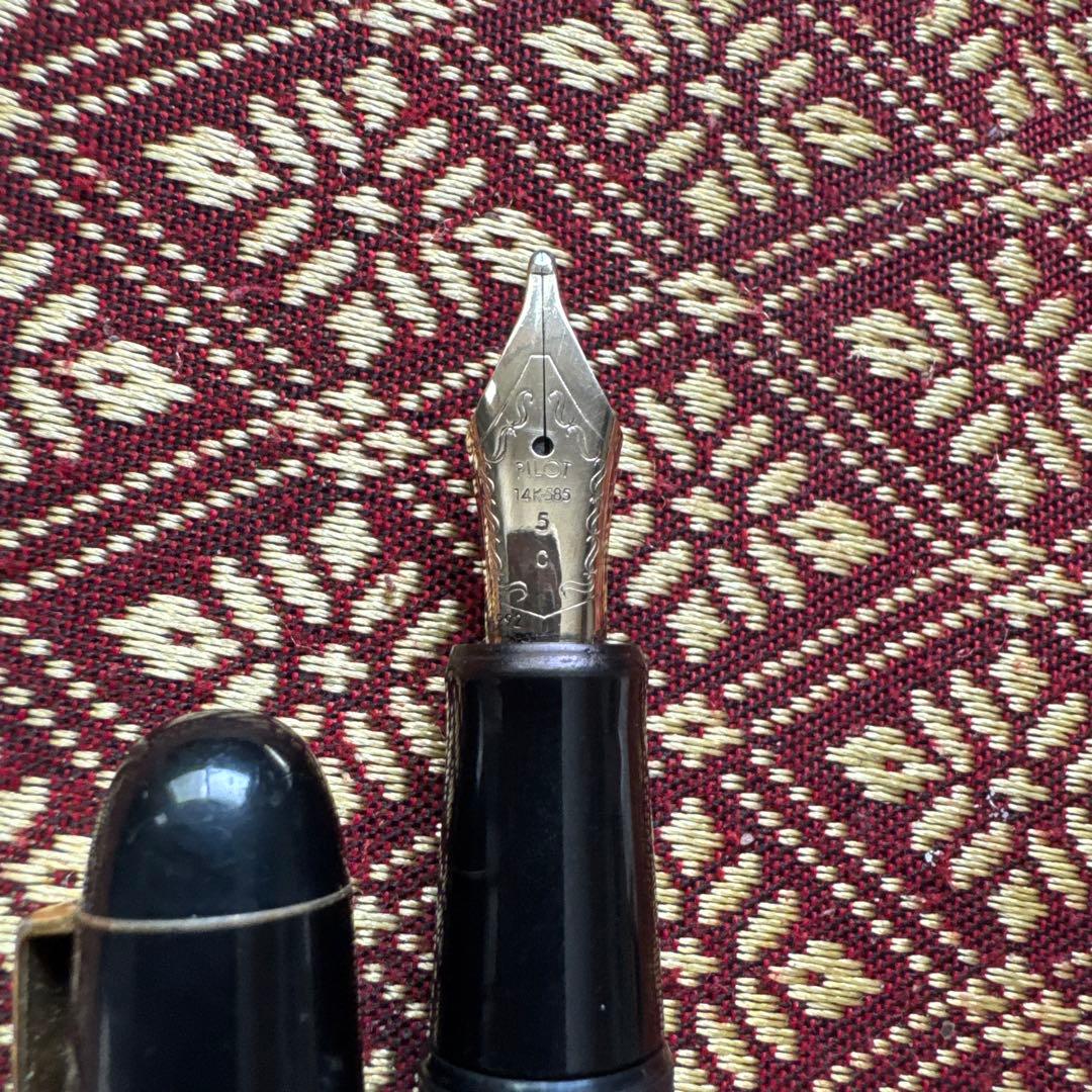 ブラック万年筆