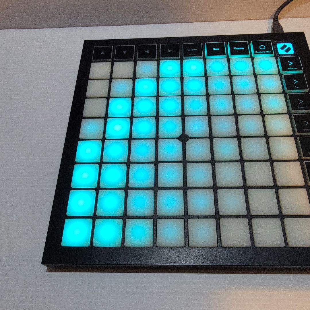 【ほぼ新品】Novation Launchpad X