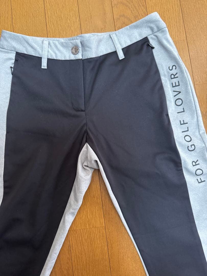 美品デサント　ゴルフパンツ　Mサイズ
