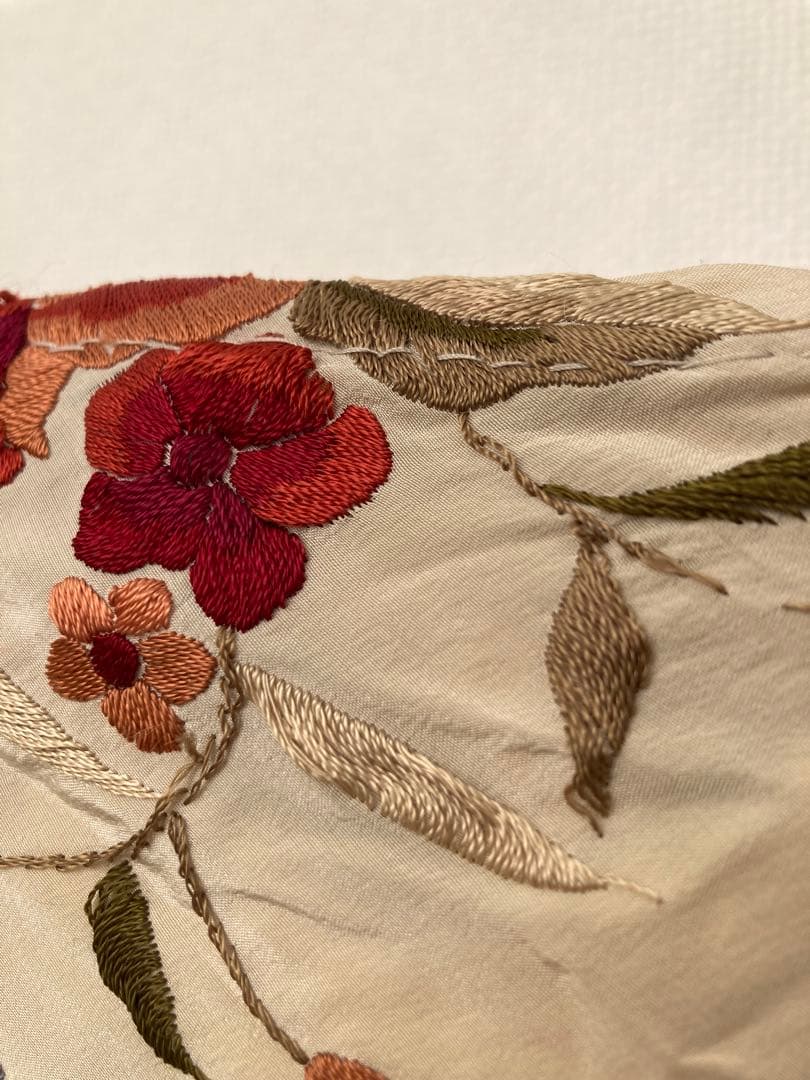 フラメンコ　マントン　ベージュ　多色刺繍　シルク手刺繍　大判180cm