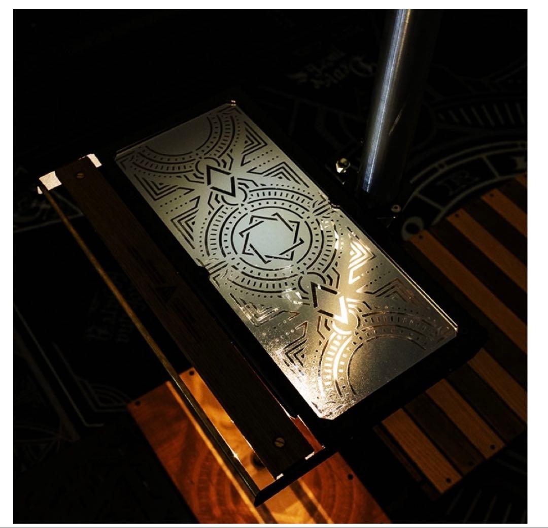 DEVISEＷＯＲＫＳ　ATTCHI ポールテーブル