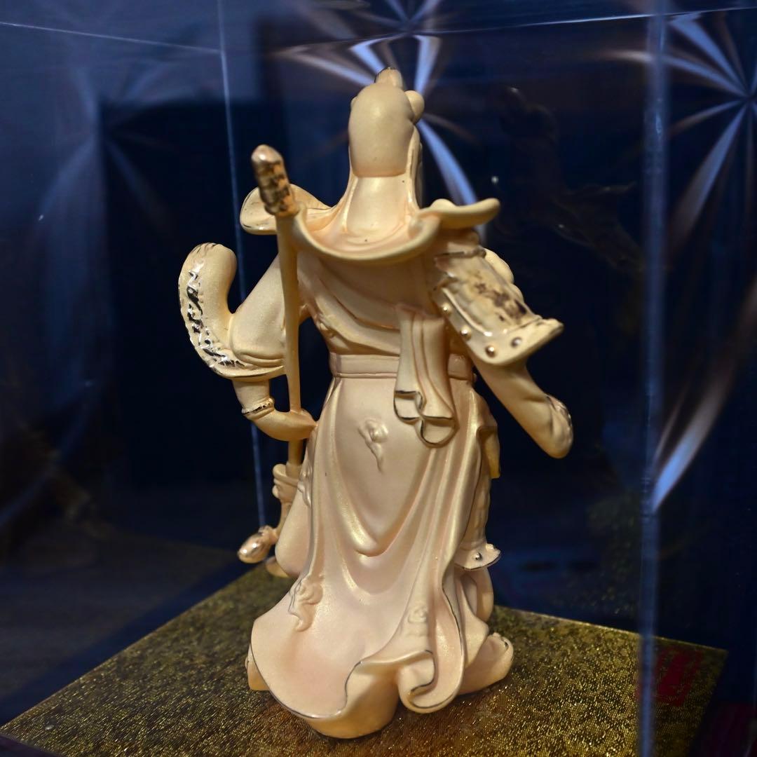 関羽像　中国工芸品　金箔　ケース入り