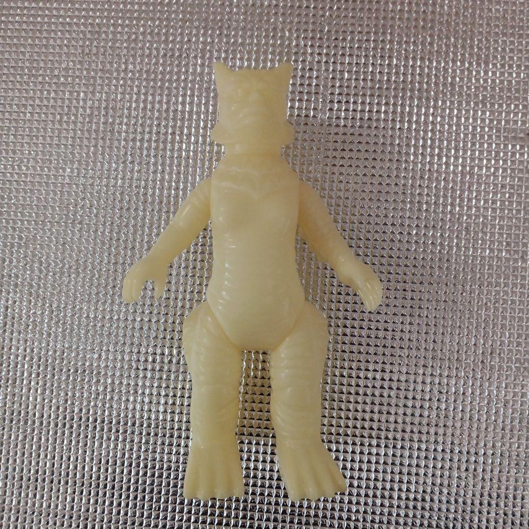 ラゴン　m1号 ソフビ　蓄光　フィギュア