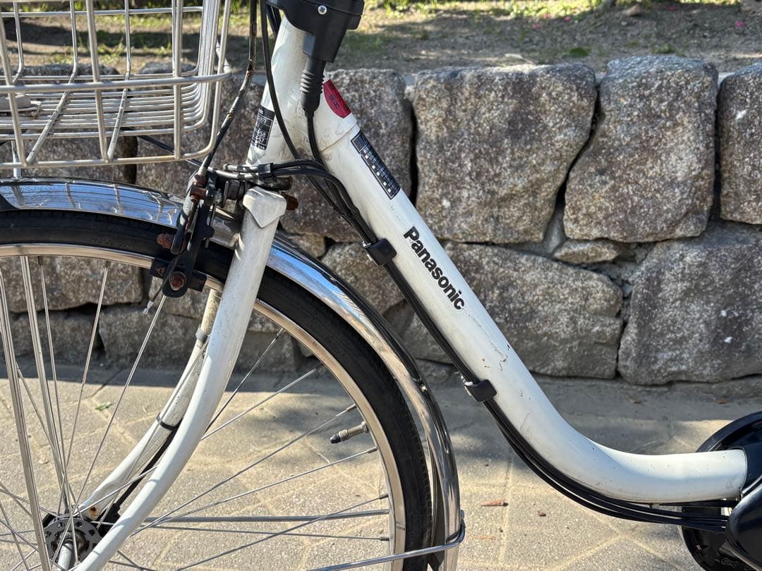 大阪　電動アシスト自転車　パナソニック　ホワイト26インチ　3段　16Ah