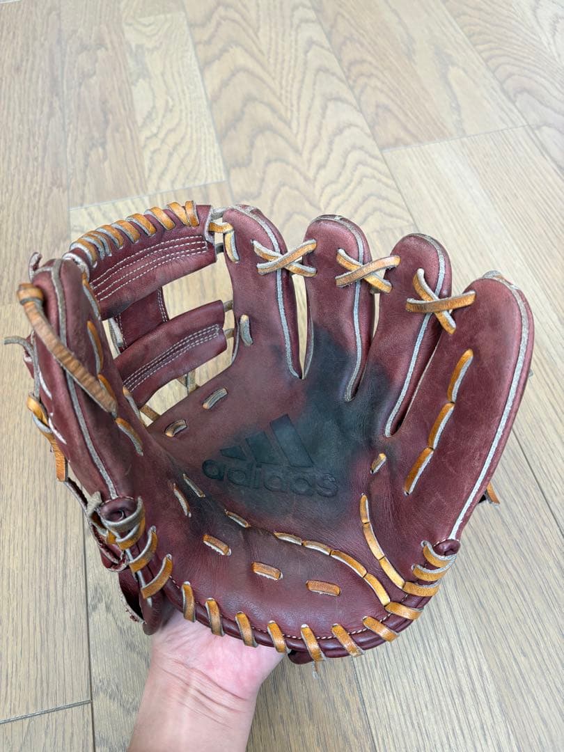 adidas グローブ　一般軟式用（内野手用）