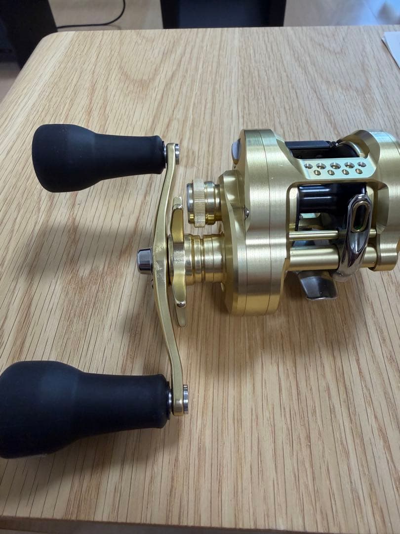 リール Shimano 23Calcutta Conquest MD300XGLH