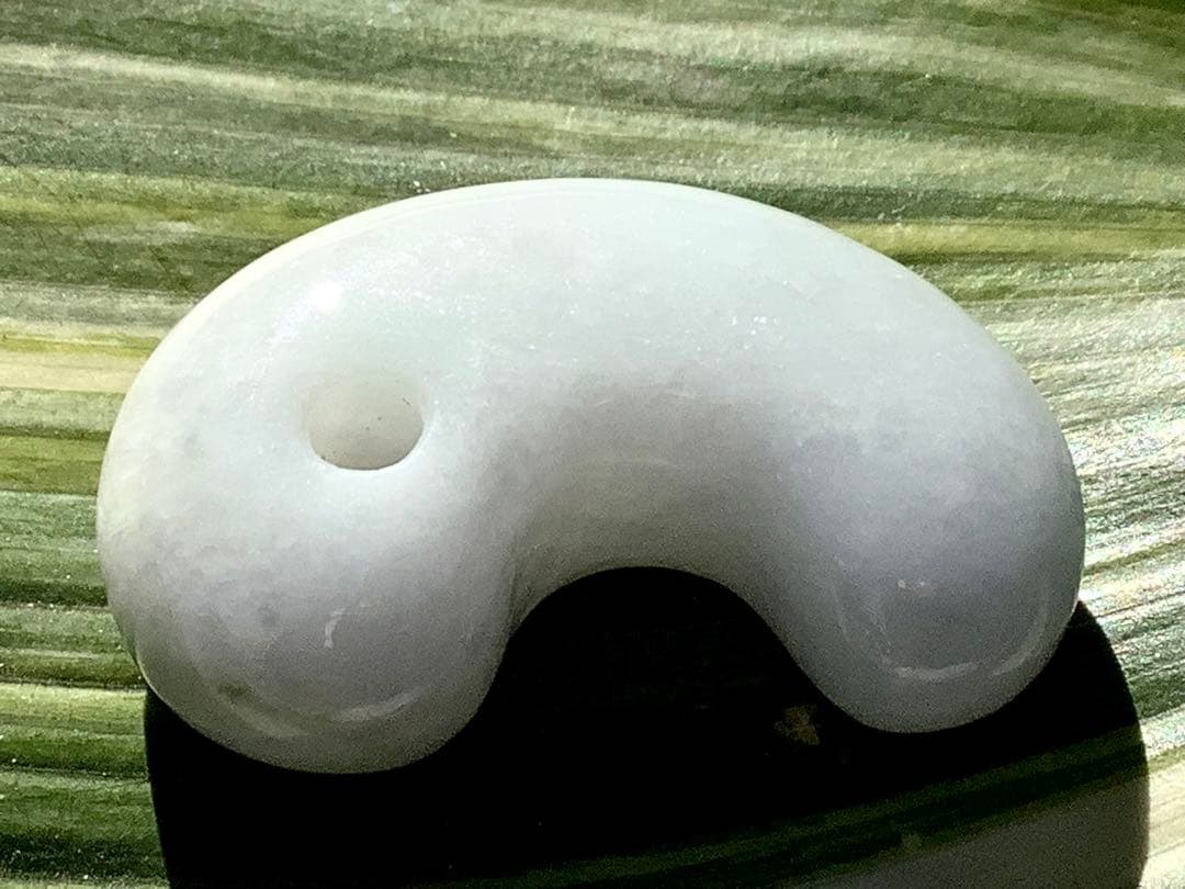 ✳霊神　神からの縁起物　糸魚川翡翠ジェダイト勾玉　本物をお身近に　機械鑑定鑑別付