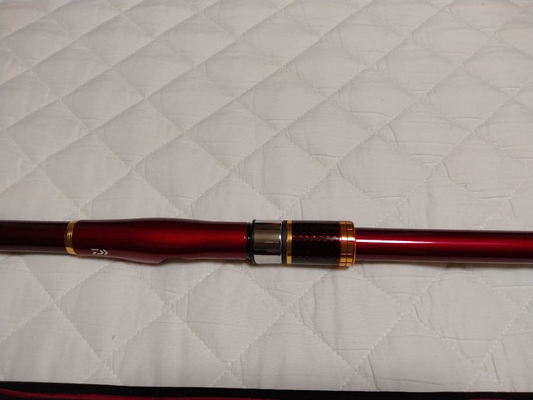 美品　現行モデル　ダイワ　トーナメントサーフT　35-405　①