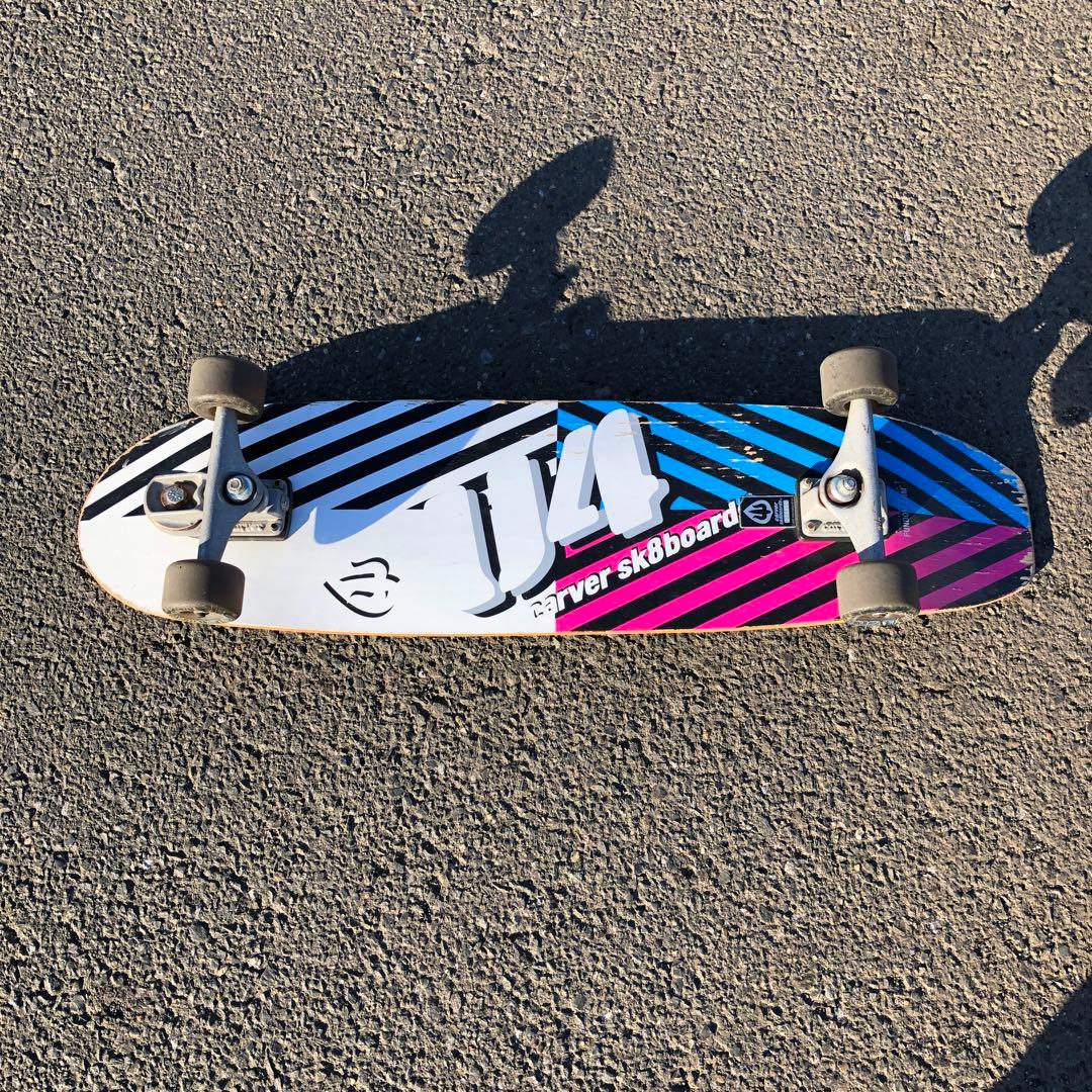 carverスケートボード U4モデル