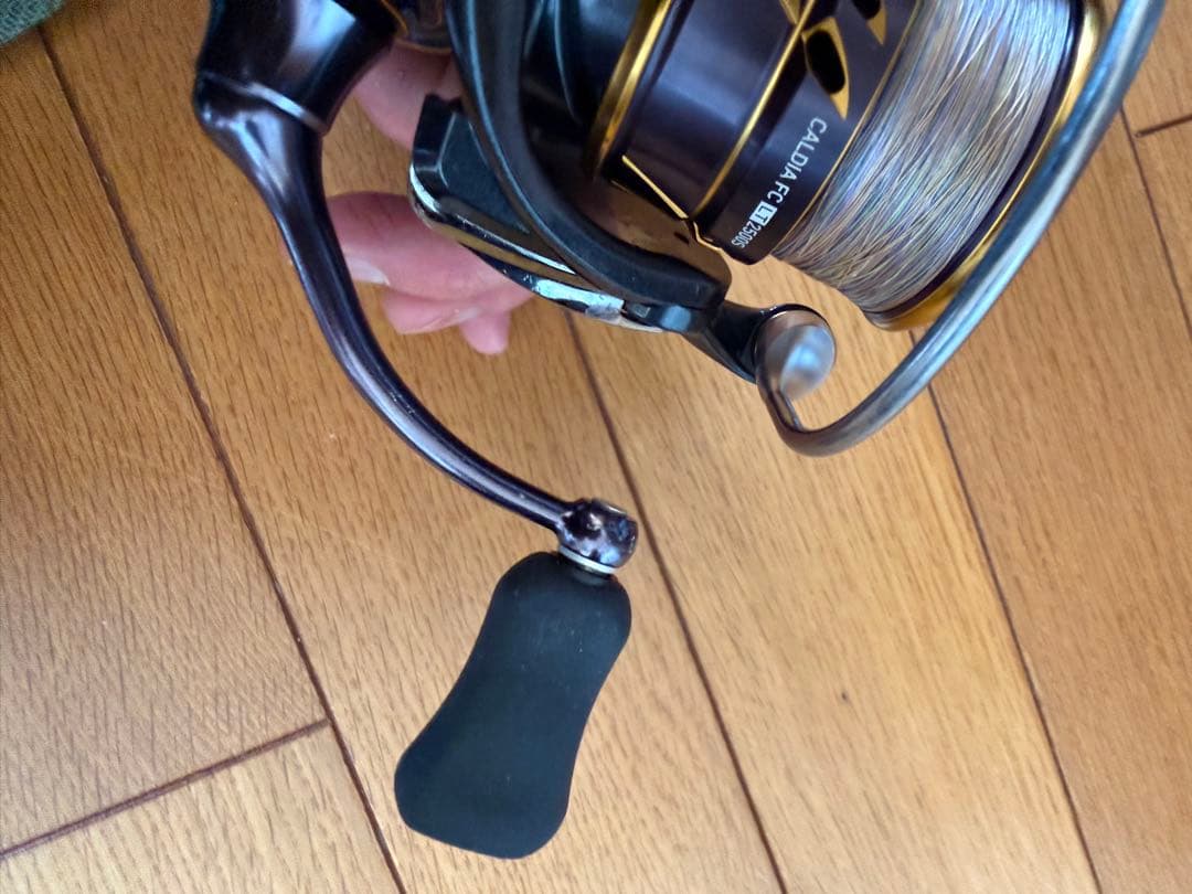 CALDIA FC 2500s スピニングリール ブラック/ゴールド