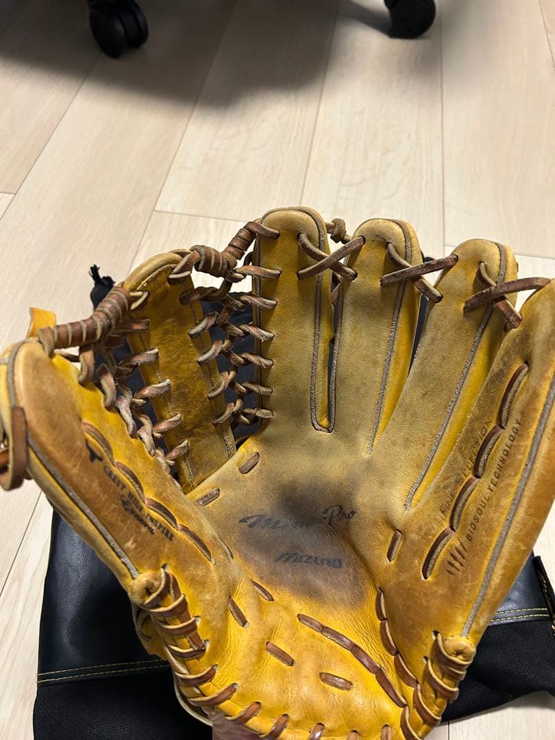 【期間限定値下げ中】Mizuno Pro 硬式グローブ イエロー 専用バッグ付き