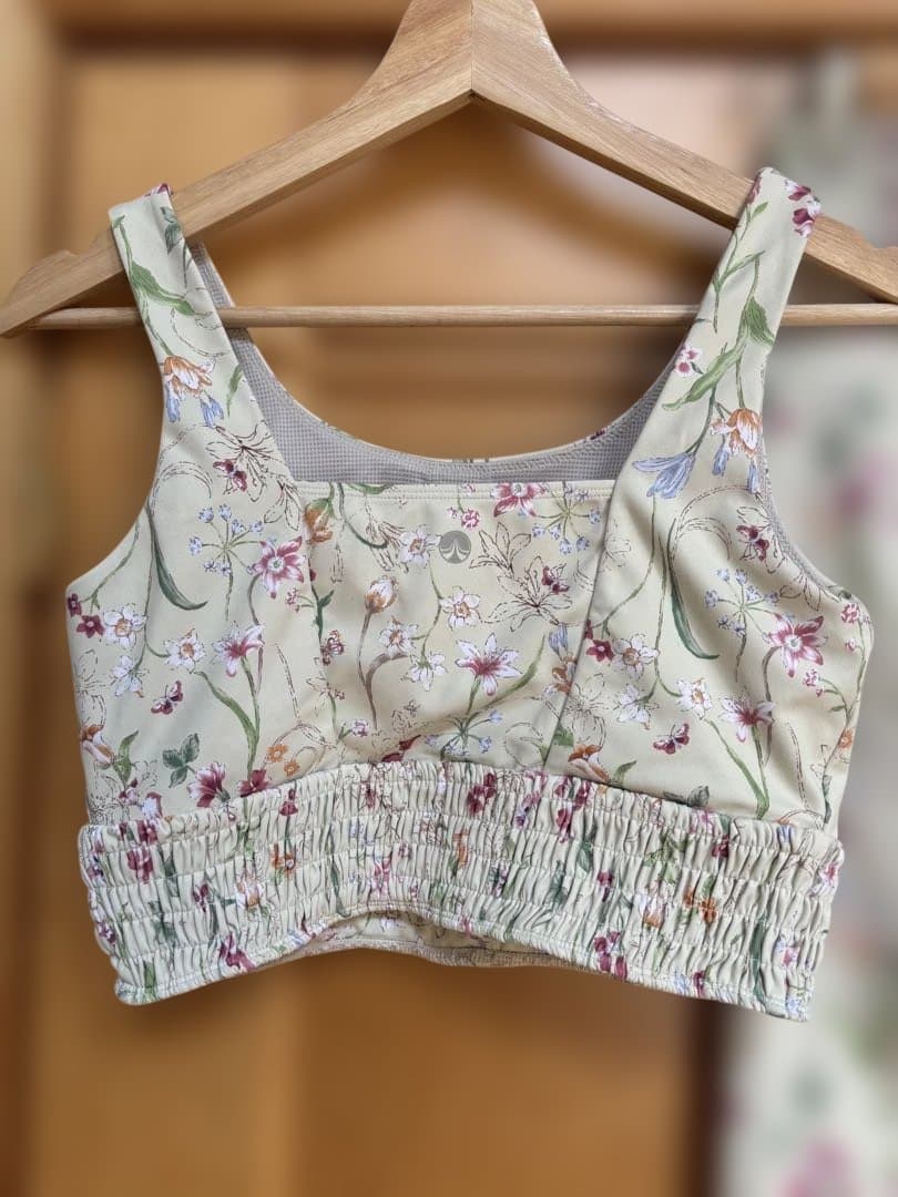 スカーラヨガウエア　上下　M サイズ　美品　薄黄色　小花柄　ブラトップ　レギンス