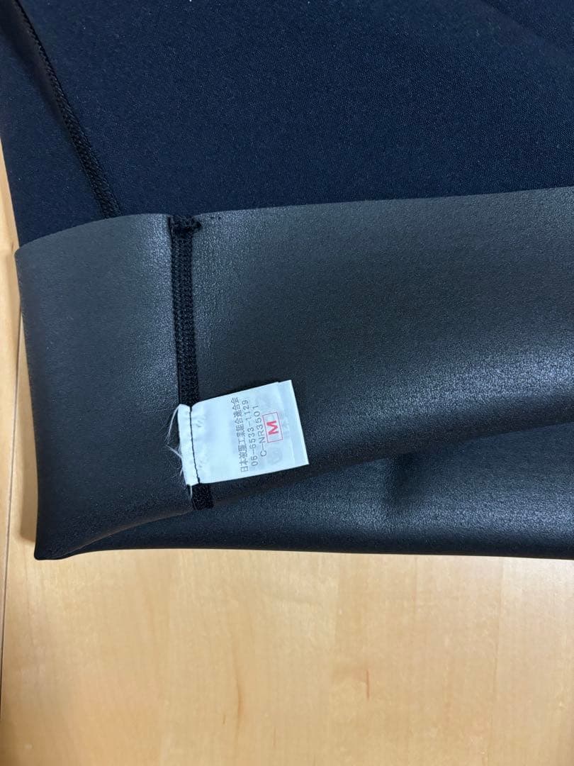 AIR SKINブラックメタリックス レディース ウェットスーツ防寒インナー