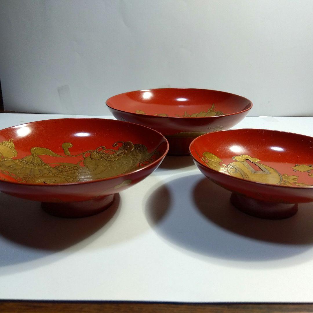 加賀蒔絵　高蒔絵祝い盃　三ッ組盃　　漆芸　時代高級高蒔絵盃　大正期　黒塗共箱