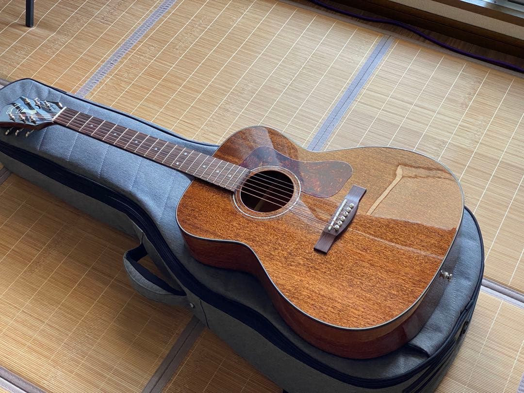 超美品　GUILD ギルドOM-120 アコースティックギター　 マホガニー