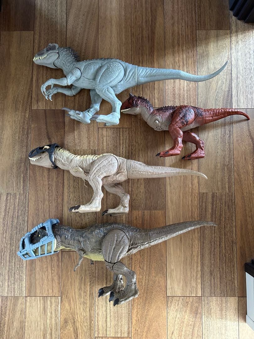 恐竜フィギュア