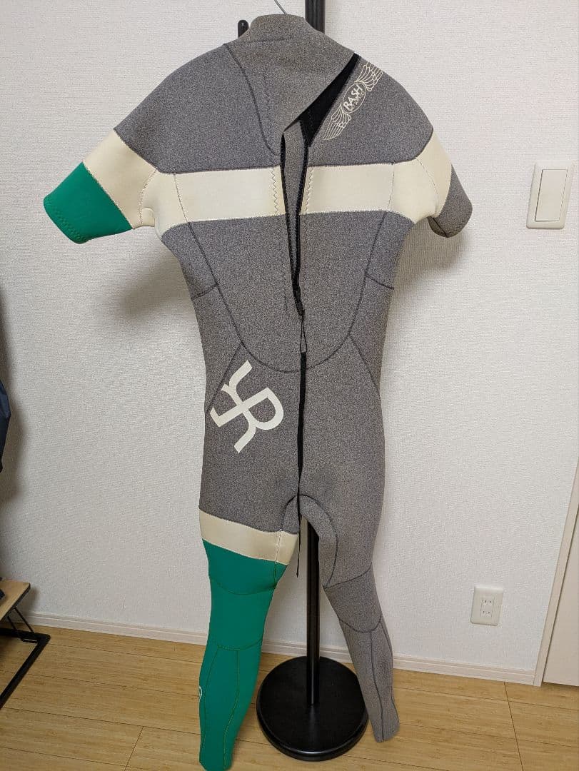 RASH/ラッシュ　シーガルウェットスーツ 半袖 グレー ×グリーン