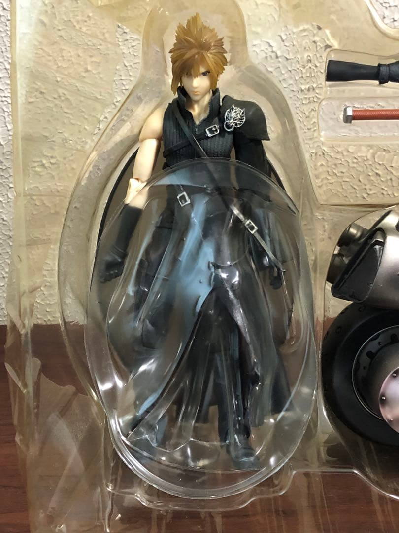 ファイナルファンタジー7AC プレイアーツ　クラウド＆フェンリル　海外版