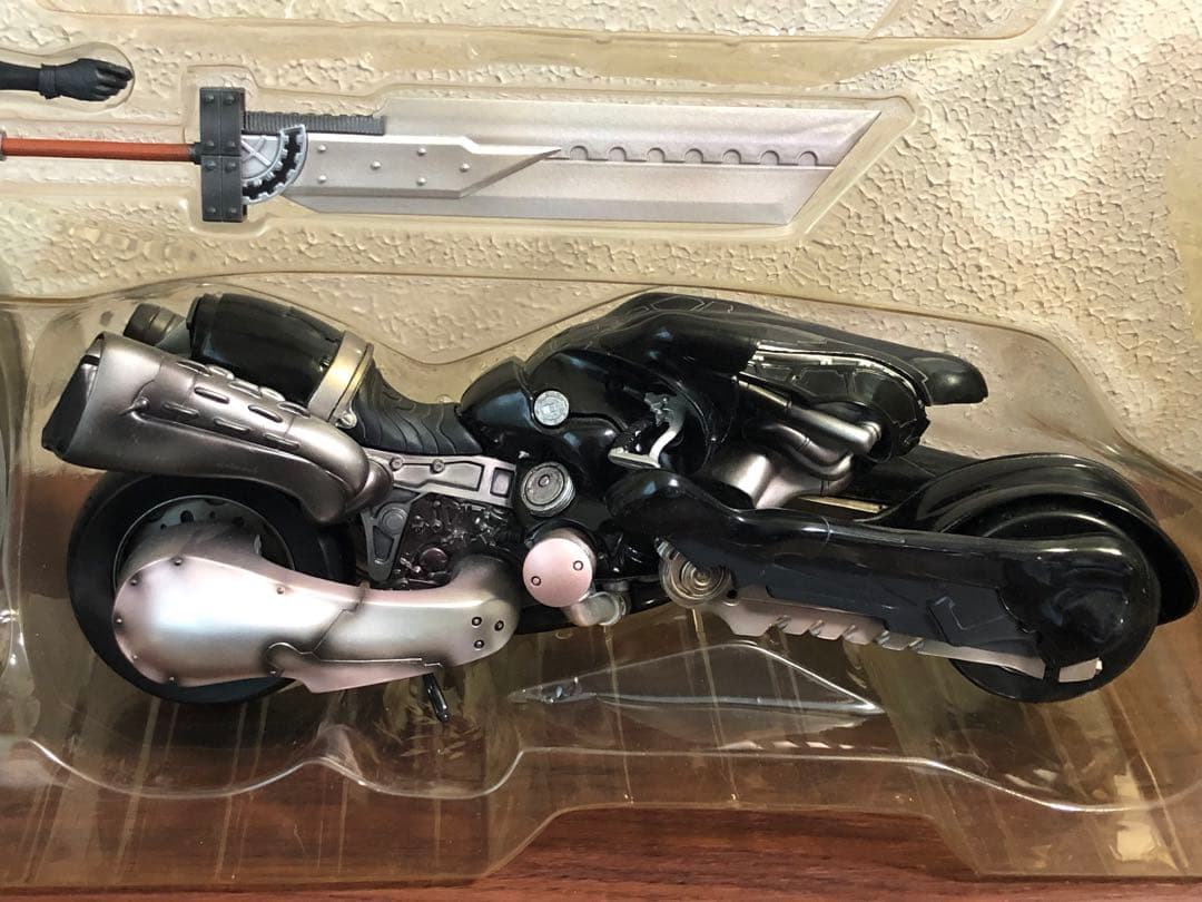 ファイナルファンタジー7AC プレイアーツ　クラウド＆フェンリル　海外版