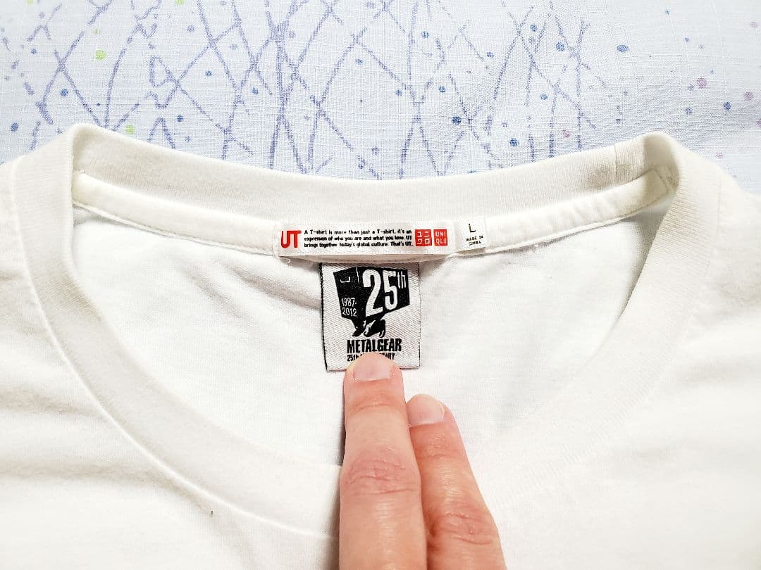メタルギアソリッド　UT　ユニクロコラボ　Tシャツ (L)　白　MGS4