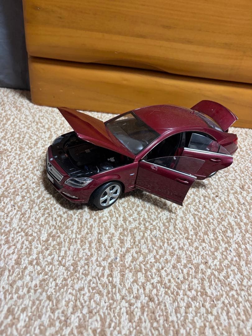 メルセデス・ベンツ CLS 1/18 ワインレッド