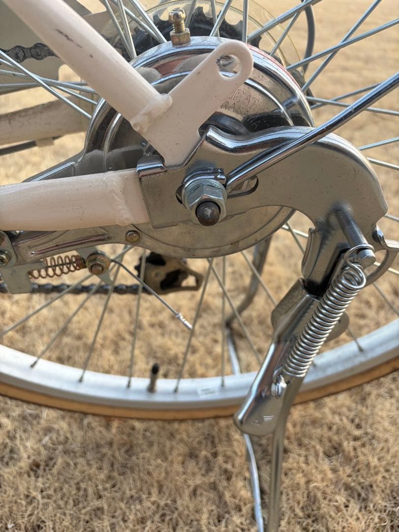 子供用自転車 ✳︎ホワイト、ベージュ、茶、 前バスケット付き　24インチ✳︎