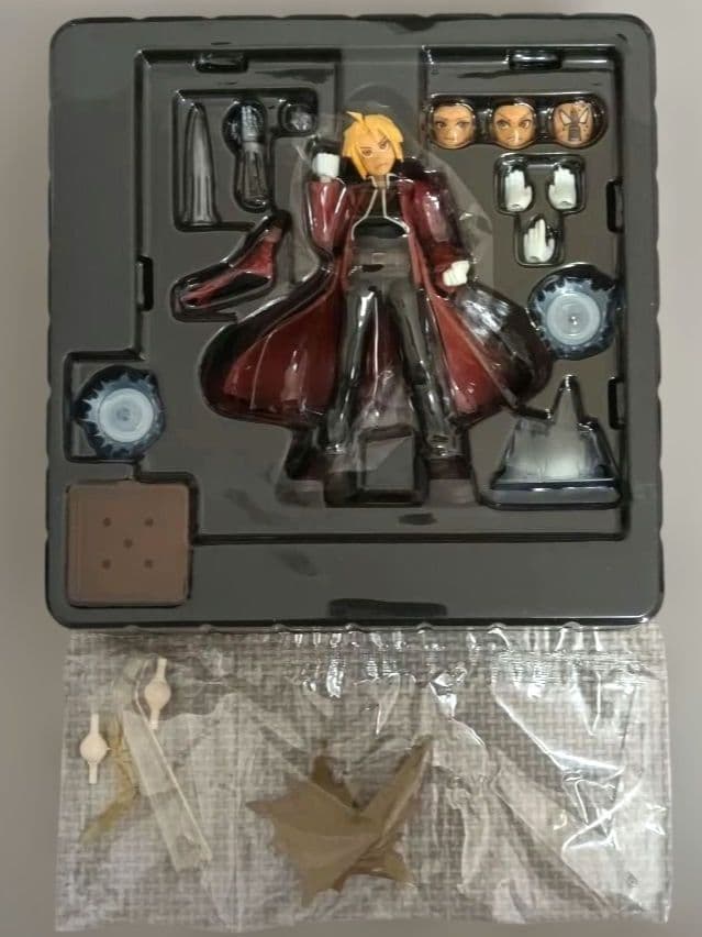 リボルテック　鋼の錬金術師　エドワード・エルリック　フィギュア