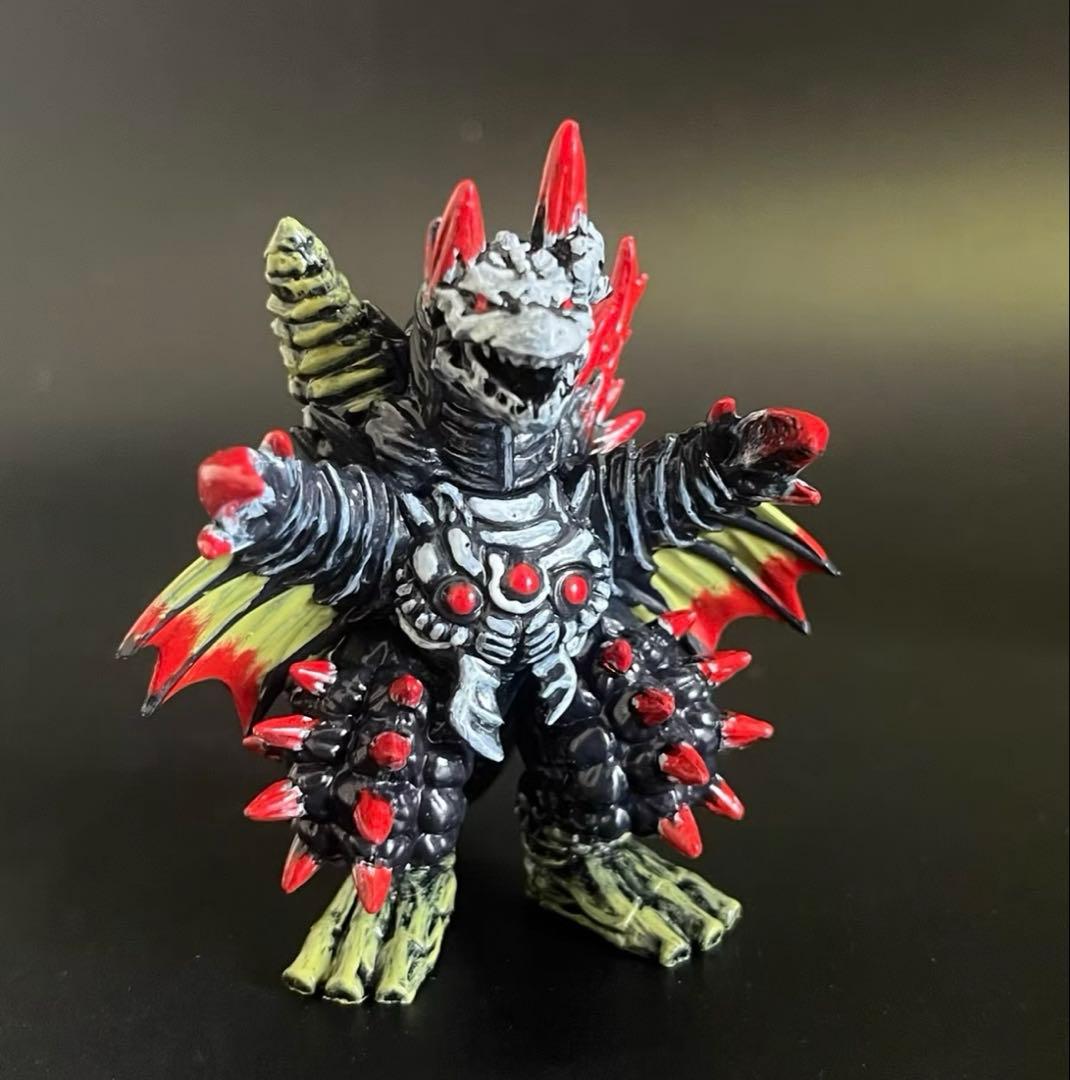 中国限定　塗装完成品　英雄集結 ウルトラマン　　フィギュア デストルドス