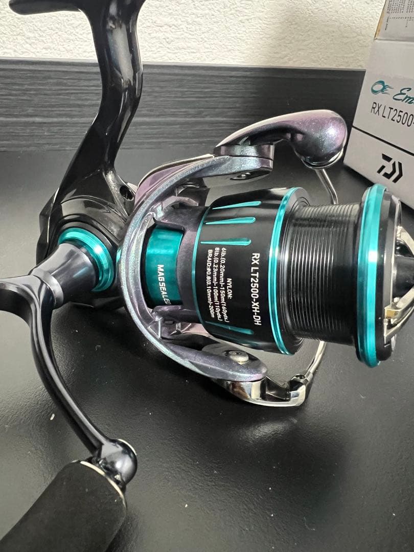 Daiwa 23エメラルダスRX LT2500-XH-DH スピニングリール美品