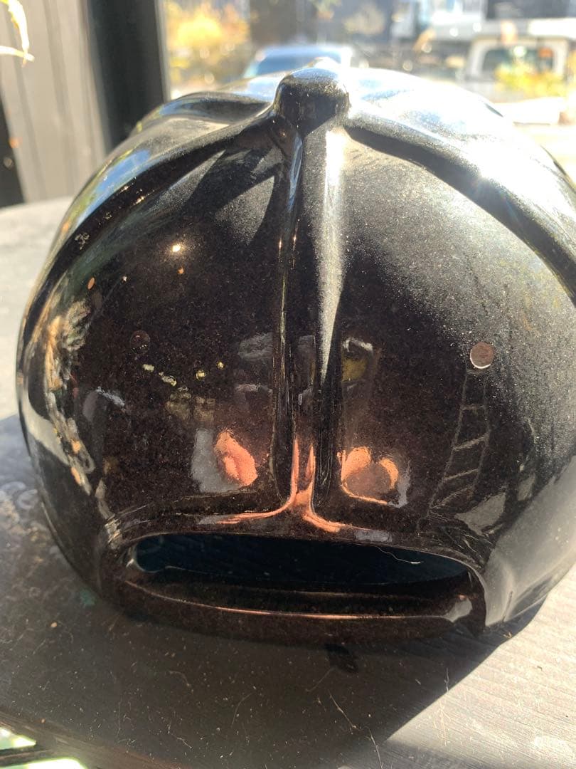 野球帽　石のオブジェ　ニューヨークヤンキース　ベースボールキャップ