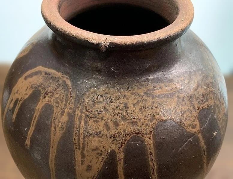 小振りで釉薬の美しい唐津焼の壷 水瓶 古民藝 古民具 甕道具