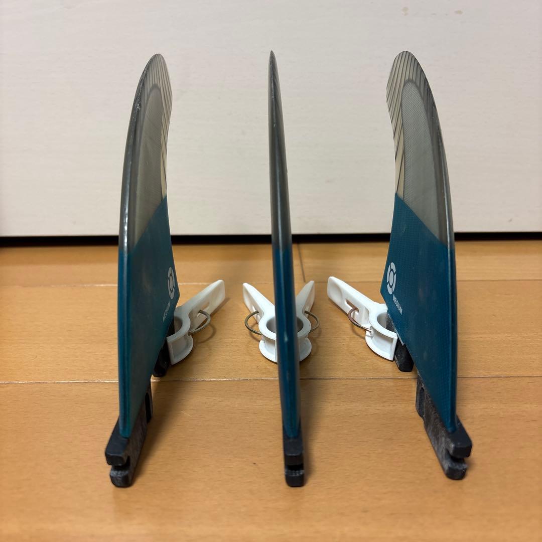 J*N様 美品　FCS2 PERFORMER M サーフボード　トライフィン　3