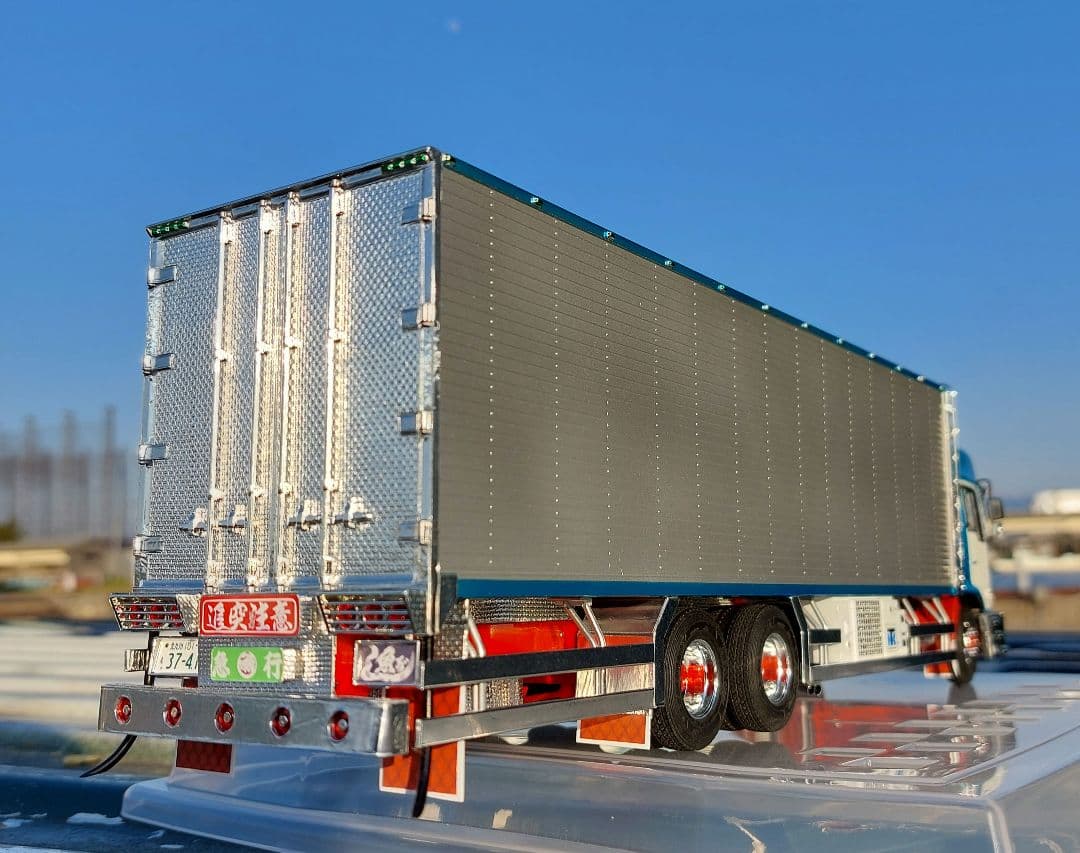 デコトラプラモデル アオシマ 1/32 日野 プロフィア テラヴィ 完成品