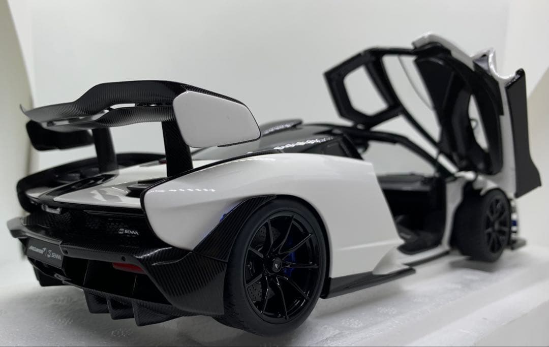 1/18 McLaren / マクラーレン Senna ビジョンピュアホワイト