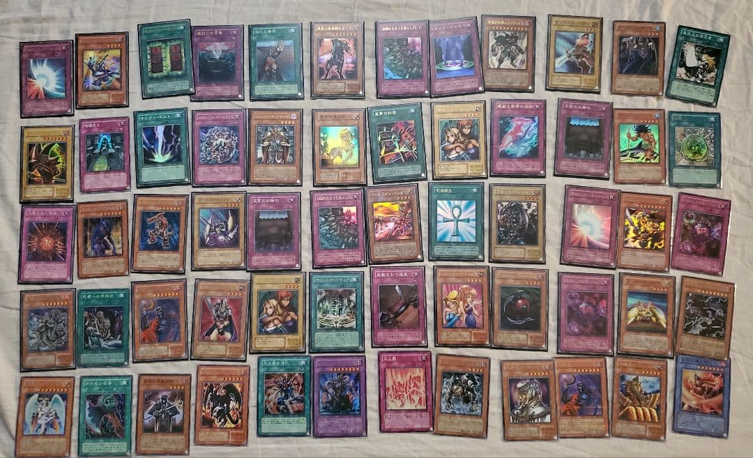 まとめ売り 1000枚以上 レア多数 旧カード 遊戯王 入手困難カード