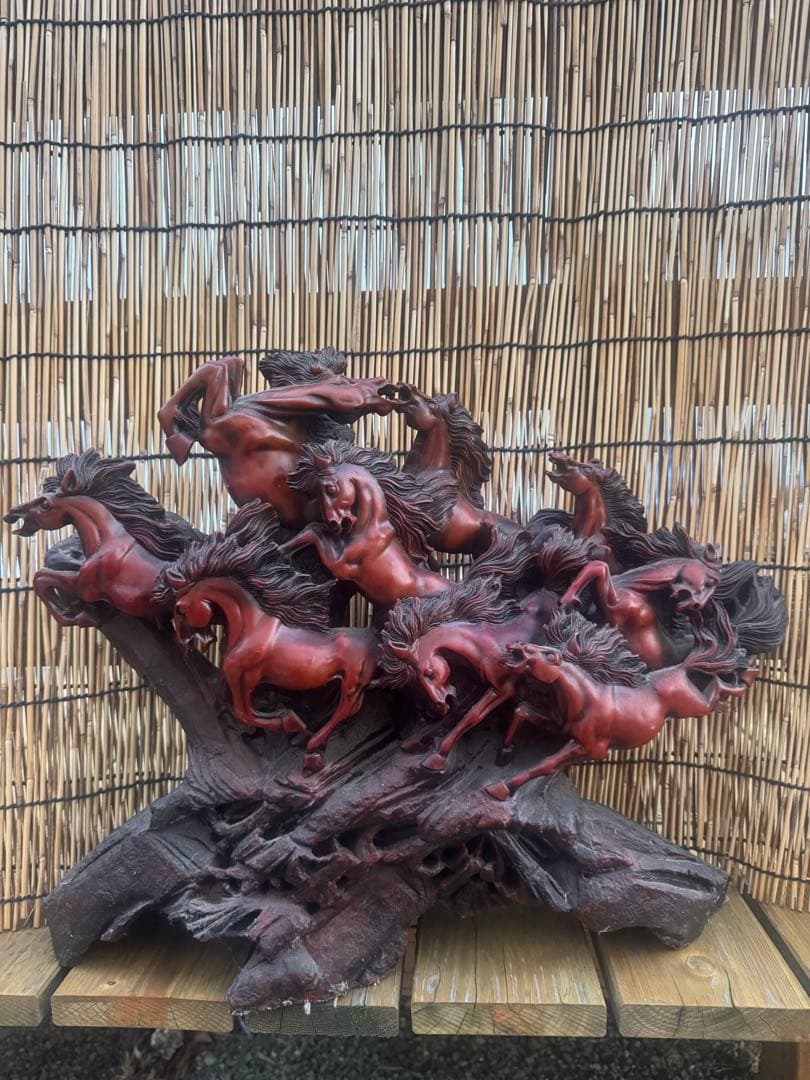馬の彫刻群 木製 赤褐色　九頭馬 馬 豪華 躍動感 躍動的 置物 インテリア