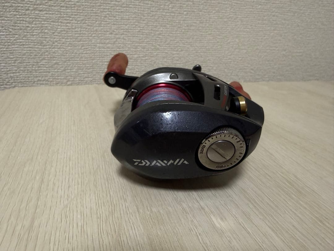 ダイワ アルファスフィネスカスタム105hl 左ハンドル