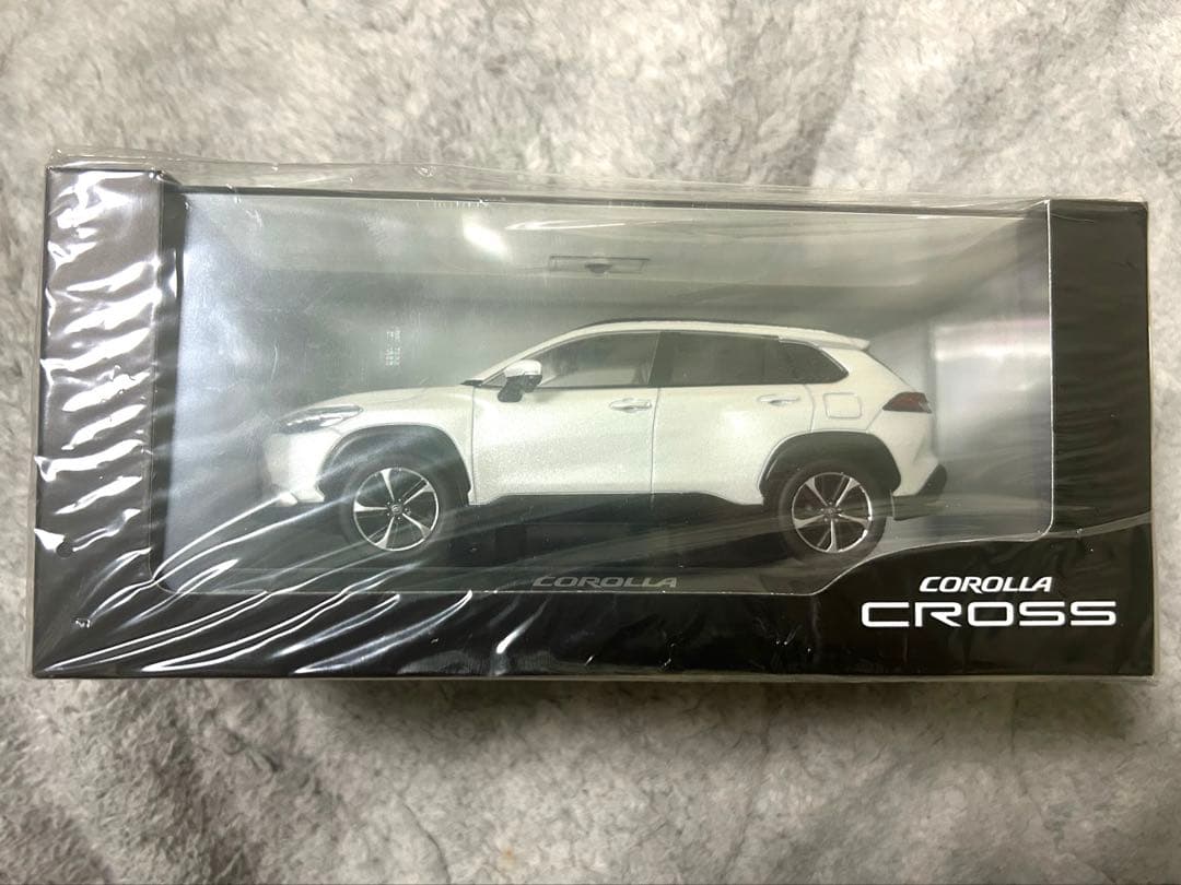 トヨタ 新型　カローラ　クロス ミニカー 非売品 COROLLA CROSS