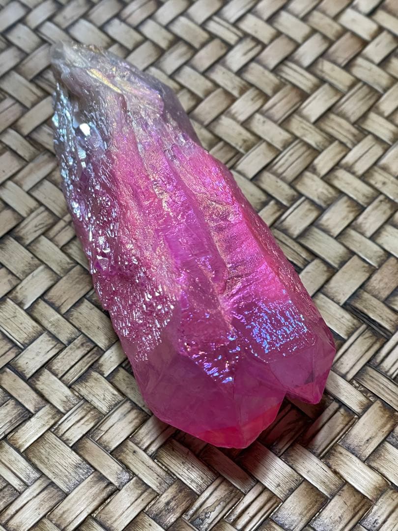 希少品　ツインマスタークリスタル　オーラ加工パイナップルクォーツ