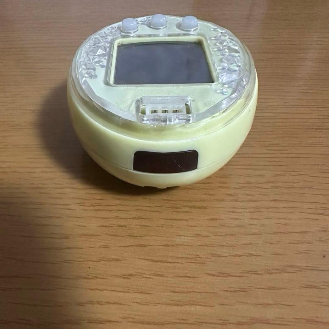 たまごっちピース Tamagotchi P's イエロー