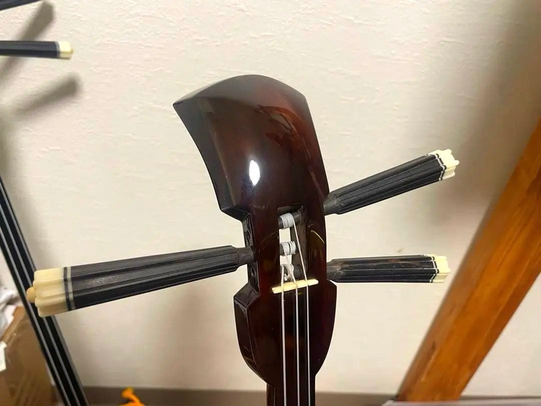 三線 本体 強化張り 木目の綺麗な三線 スタンド付き