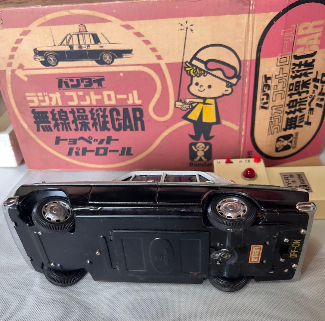 希少 当時もの バンダイ社製 ラジコンカー パトカー 警視庁 ブリキ素材 箱付き