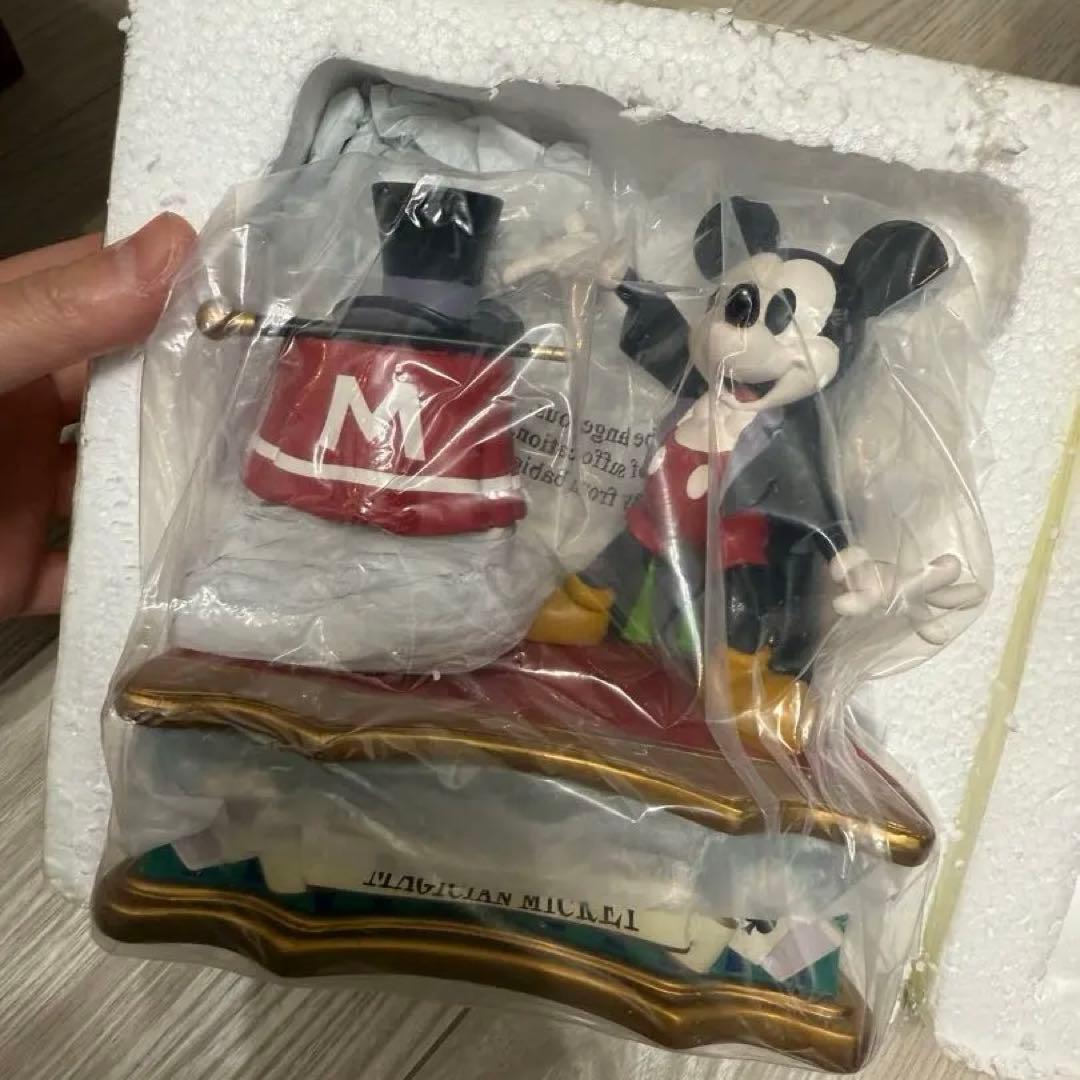 香港ディズニー　ミッキー　アクセサリーケース