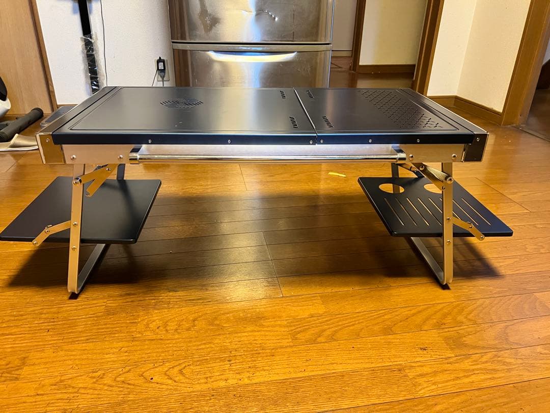 キャンプテーブル