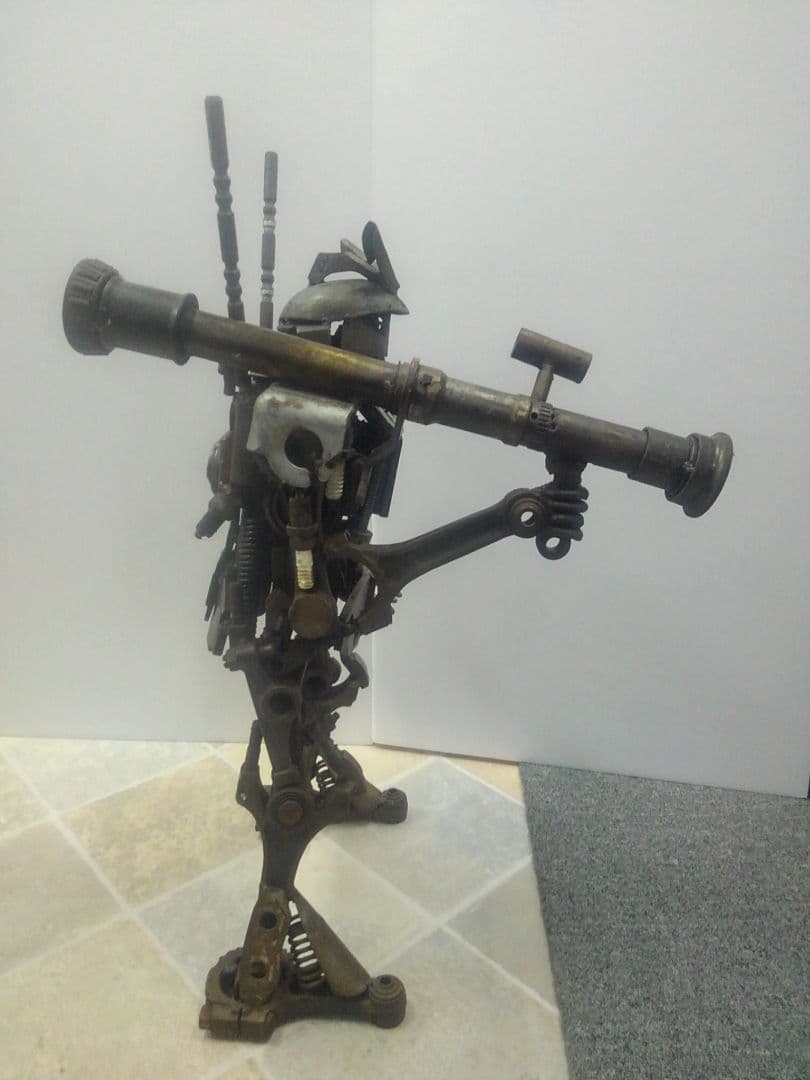 手作り　鉄製ロボット　ガンダム風