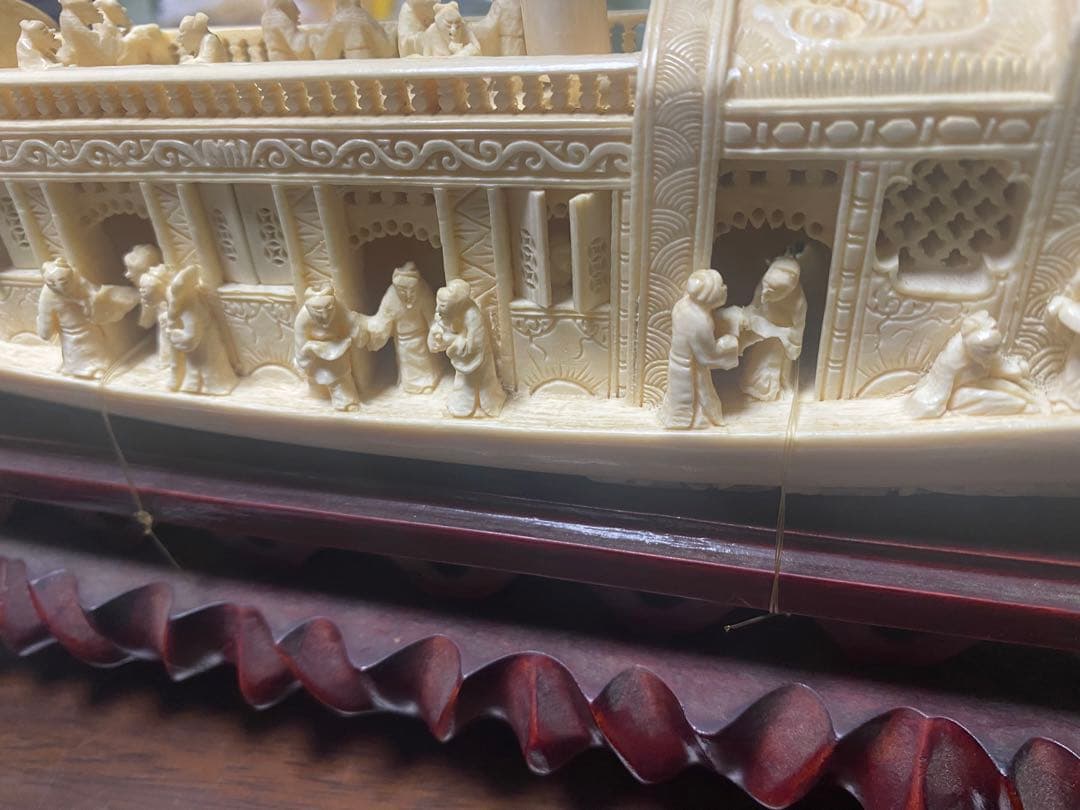 中国古物　象牙風　彫り物船