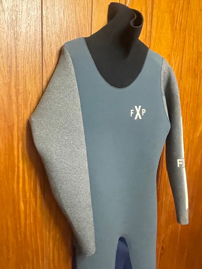 【未使用品】FXP NE-TYPE ネックエントリー　ボディスーツ　Lサイズ
