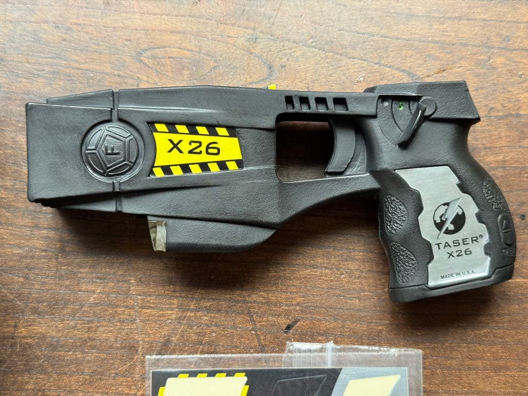 X26 テイザーガンレプリカ＋ホルスター TASER LE装備 レア サバゲ