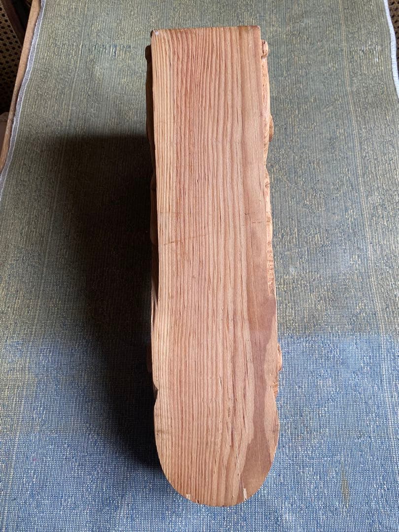 イギリス製、パイン材。バロック風 木製2点彫刻装飾品